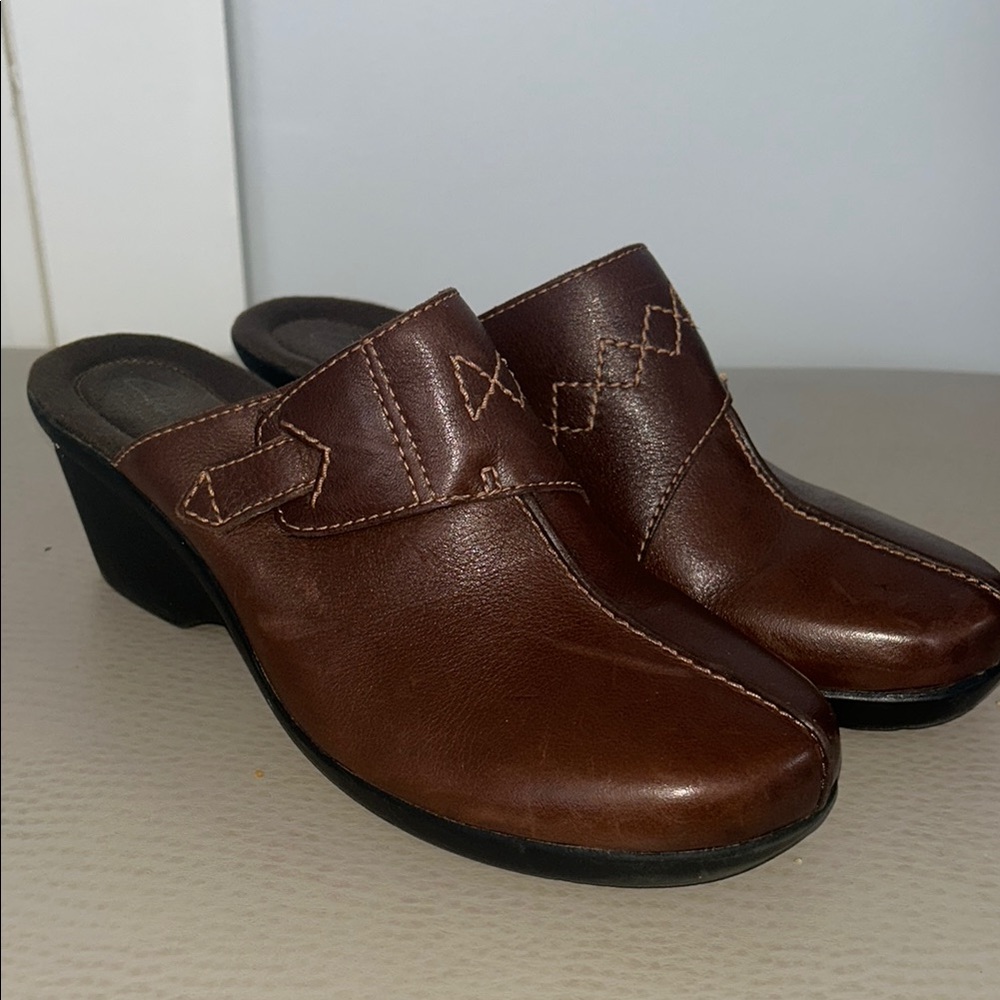 Clarks Bendables Brown Leather Mules with Chunky Heel